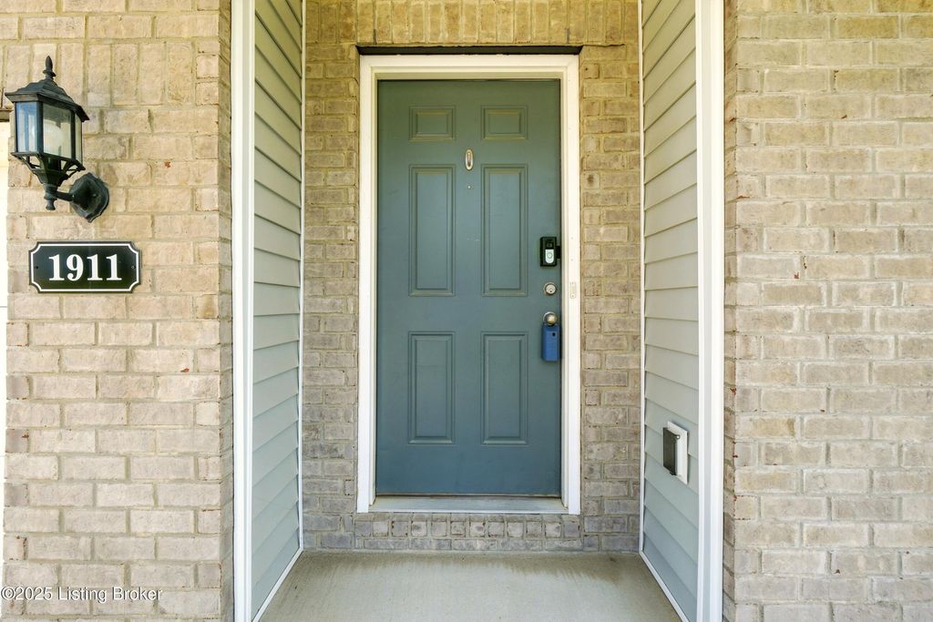 Photo of 1911 Cherry Glen Dr, La Grange, KY 40031 (MLS # 1695058)