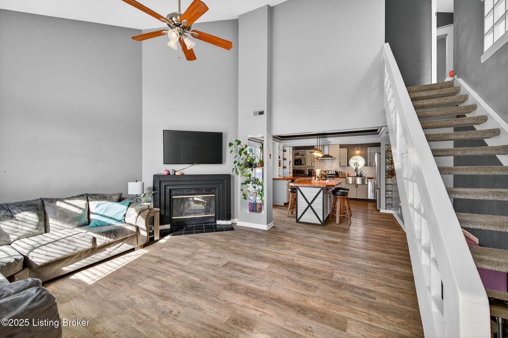 Photo of 10415 Vantage Rd, Louisville, KY 40299 (MLS # 1703847)