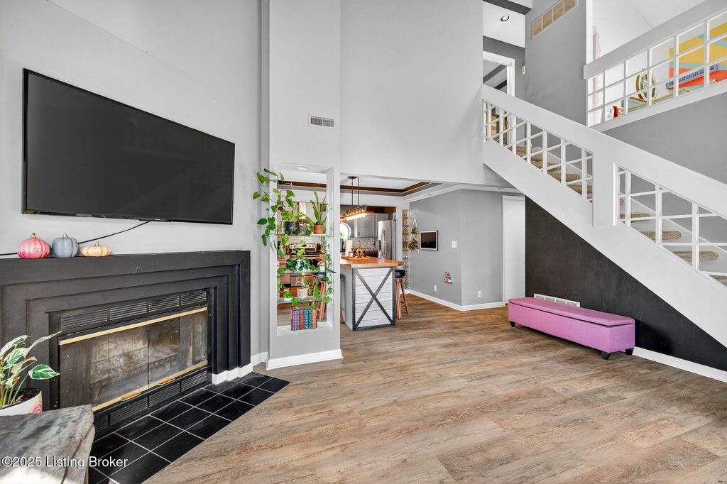 Photo of 10415 Vantage Rd, Louisville, KY 40299 (MLS # 1703847)