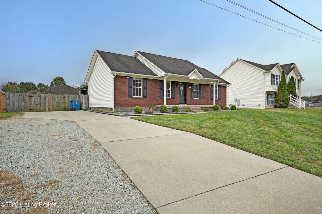 Photo of 448 Hensley Rd, Shepherdsville, KY 40165 (MLS # 1730095)