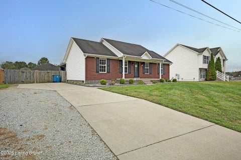 Homes For Sale - 448 Hensley Rd<br/> Bullitt County, Shepherdsville, KY 40165