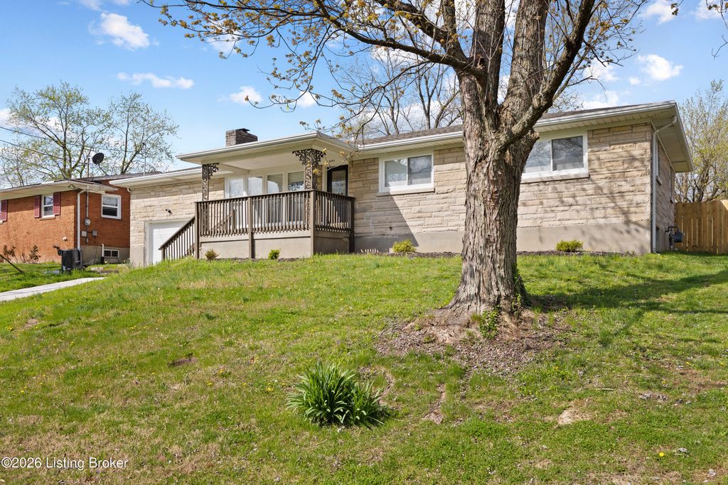 Photo of 6604 Morocco Dr, Louisville, KY 40214 (MLS # 1713224)