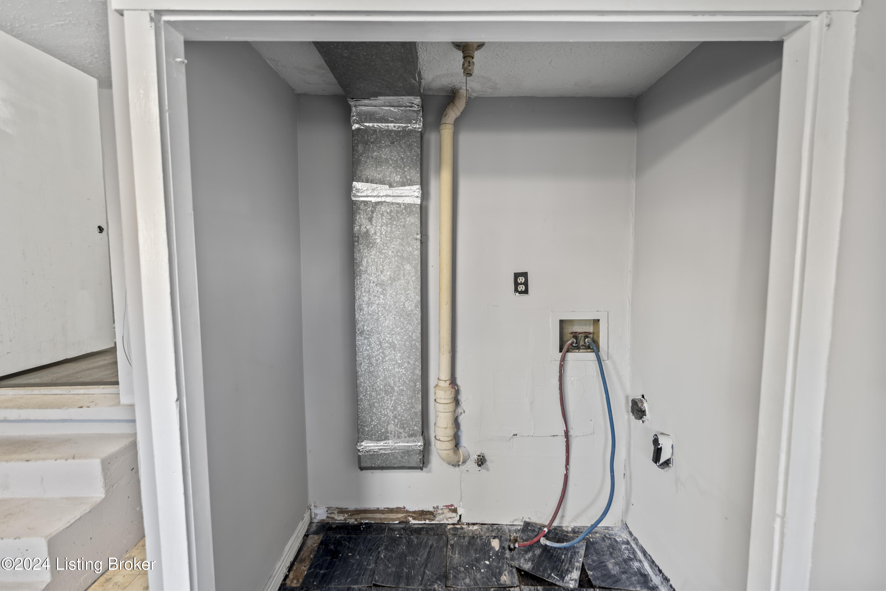 Louisville, Kentucky 40211, United States, 1 Bedroom Bedrooms, ,1 BathroomBathrooms,Residential,Active,27719