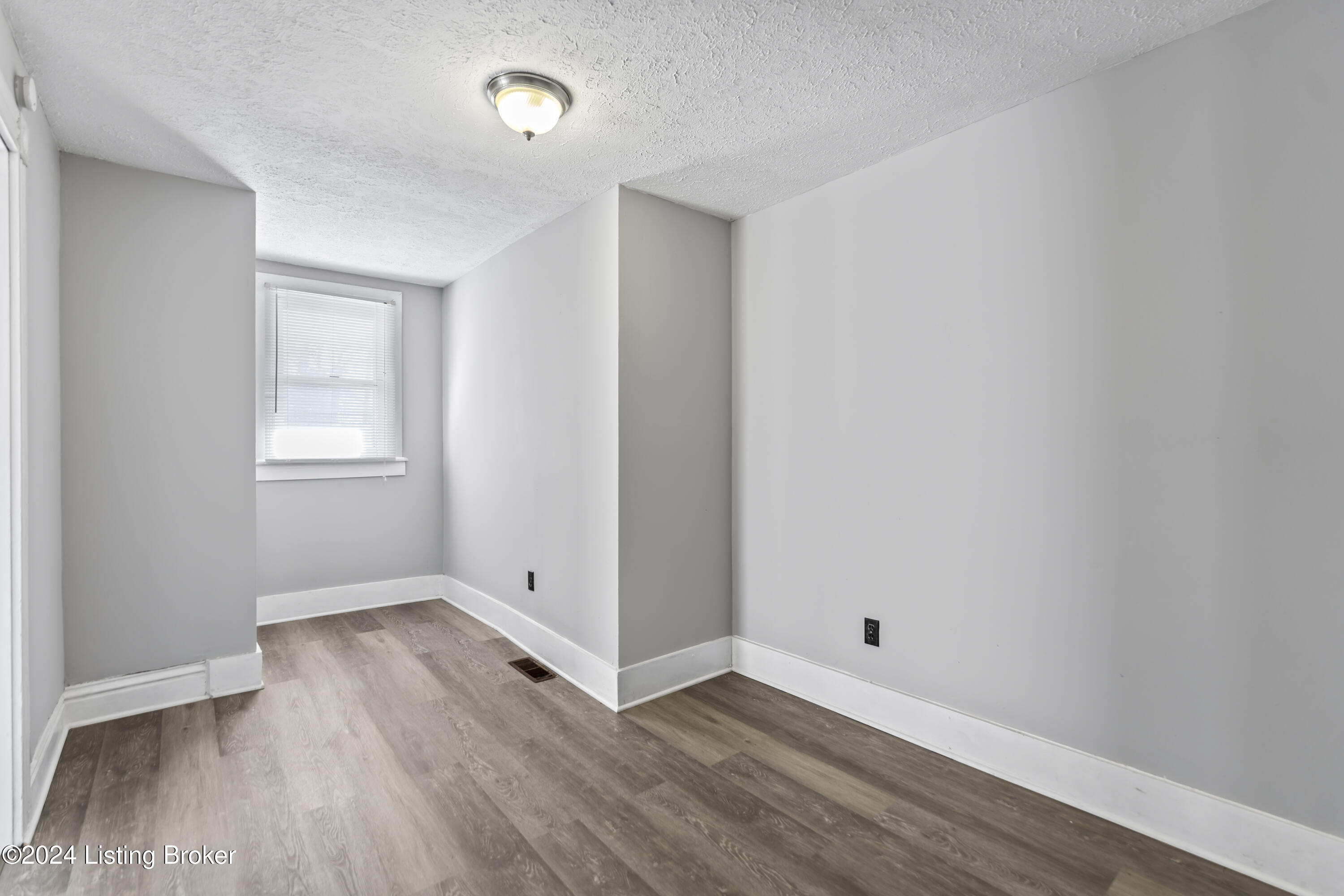 Louisville, Kentucky 40211, United States, 1 Bedroom Bedrooms, ,1 BathroomBathrooms,Residential,Active,27719