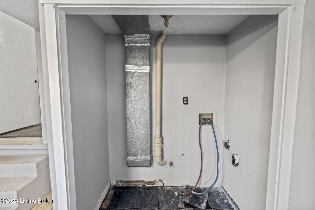 Louisville, Kentucky 40211, United States, 1 Bedroom Bedrooms, ,1 BathroomBathrooms,Residential,Active,27719