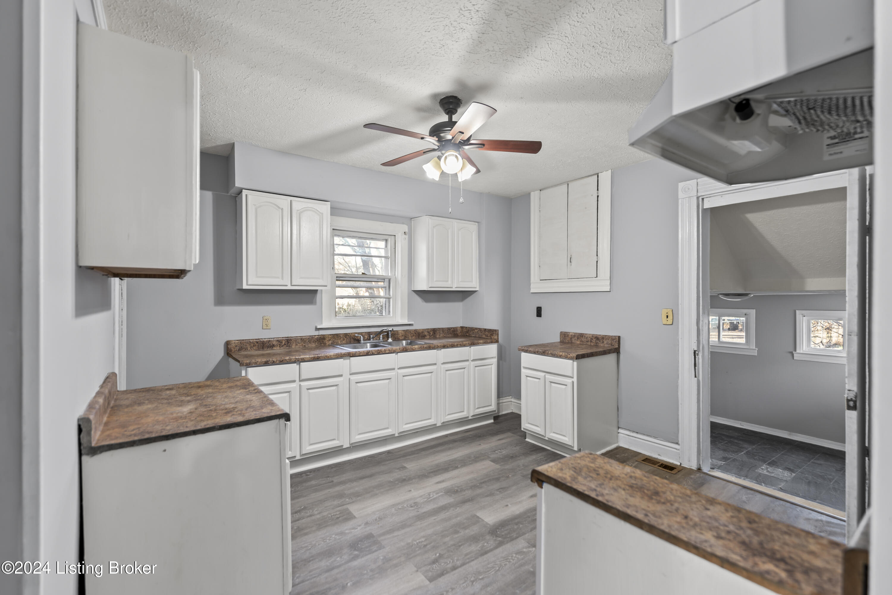 Louisville, Kentucky 40211, United States, 1 Bedroom Bedrooms, ,1 BathroomBathrooms,Residential,Active,27719