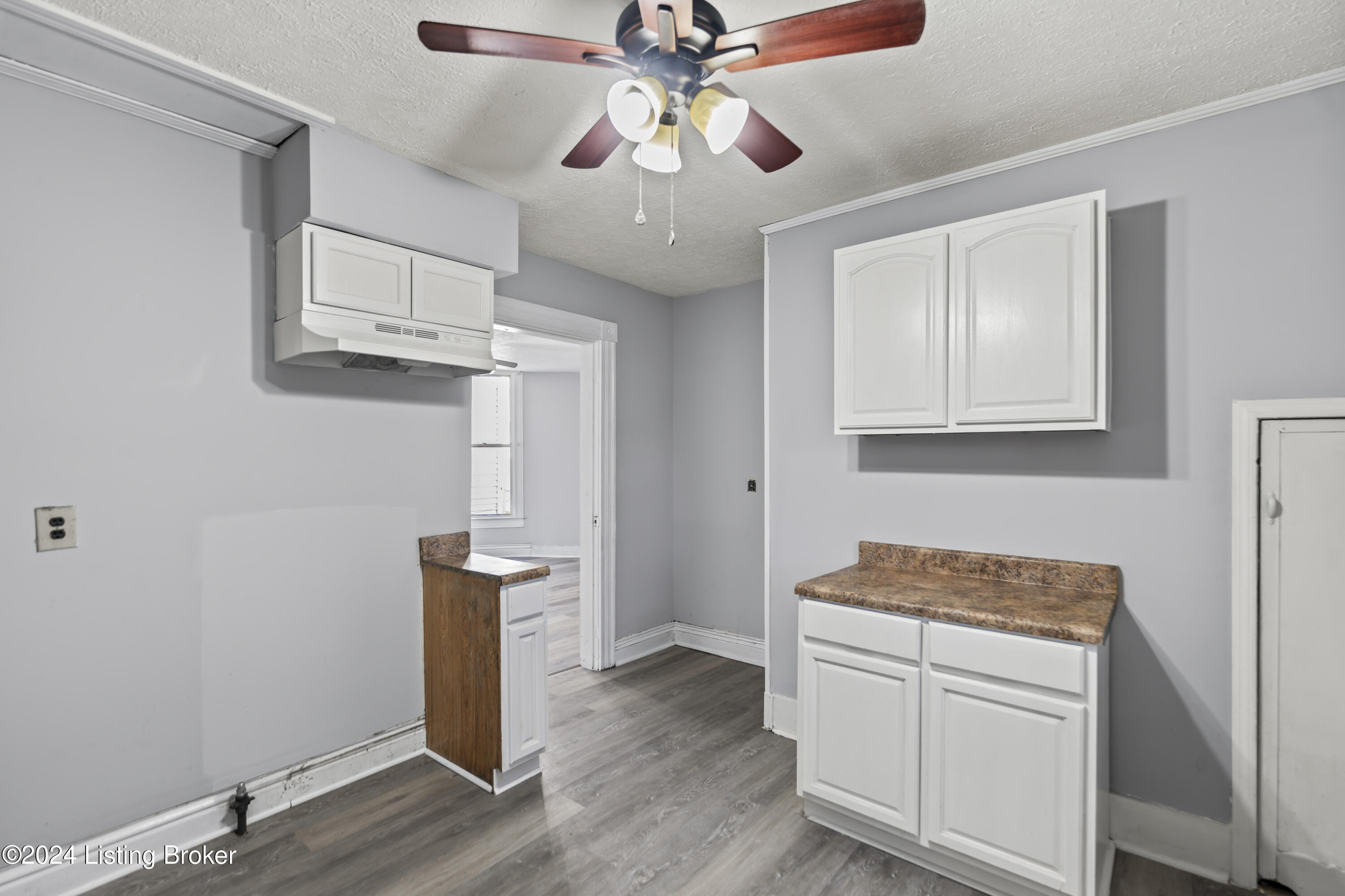 Louisville, Kentucky 40211, United States, 1 Bedroom Bedrooms, ,1 BathroomBathrooms,Residential,Active,27719