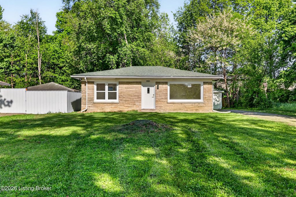 Photo of 4322 Lynnview Dr, Louisville, KY 40216 (MLS # 1715250)