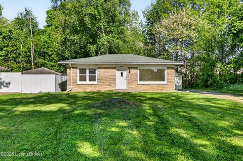 Photo of 4322 Lynnview Dr, Louisville, KY 40216 (MLS # 1715250)