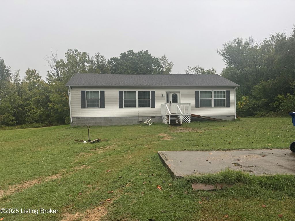 Photo of 407 Maple Ct, La Grange, KY 40031 (MLS # 1699034)