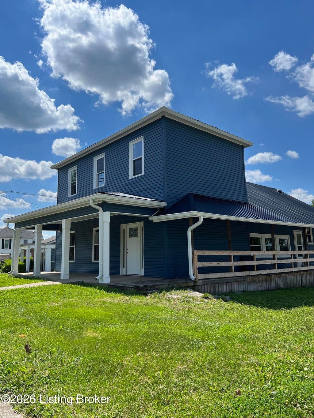 Photo of 221 E Woodford St, Lawrenceburg, KY 40342 (MLS # 1718850)