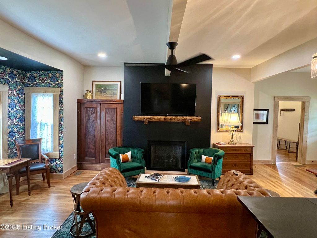 Photo of 221 E Woodford St, Lawrenceburg, KY 40342 (MLS # 1718850)