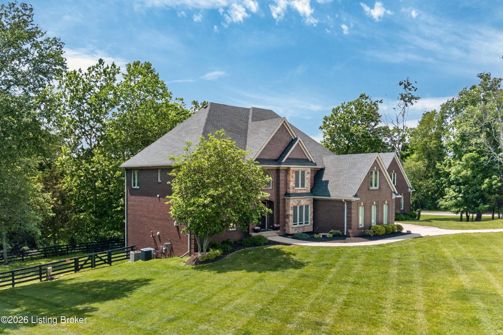 Photo of 12307 Ridgeview Dr, Goshen, KY 40026 (MLS # 1729202)
