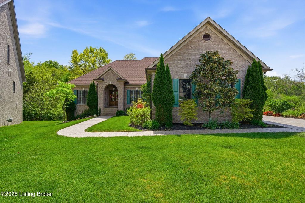 Photo of 2302 Clemons Way, Louisville, KY 40023 (MLS # 1715463)