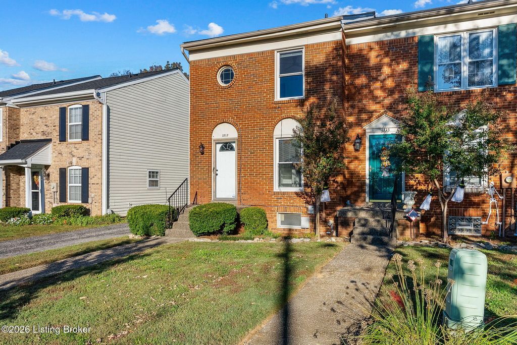 Photo of 2717 Langdon Dr, Louisville, KY 40241 (MLS # 1708203)