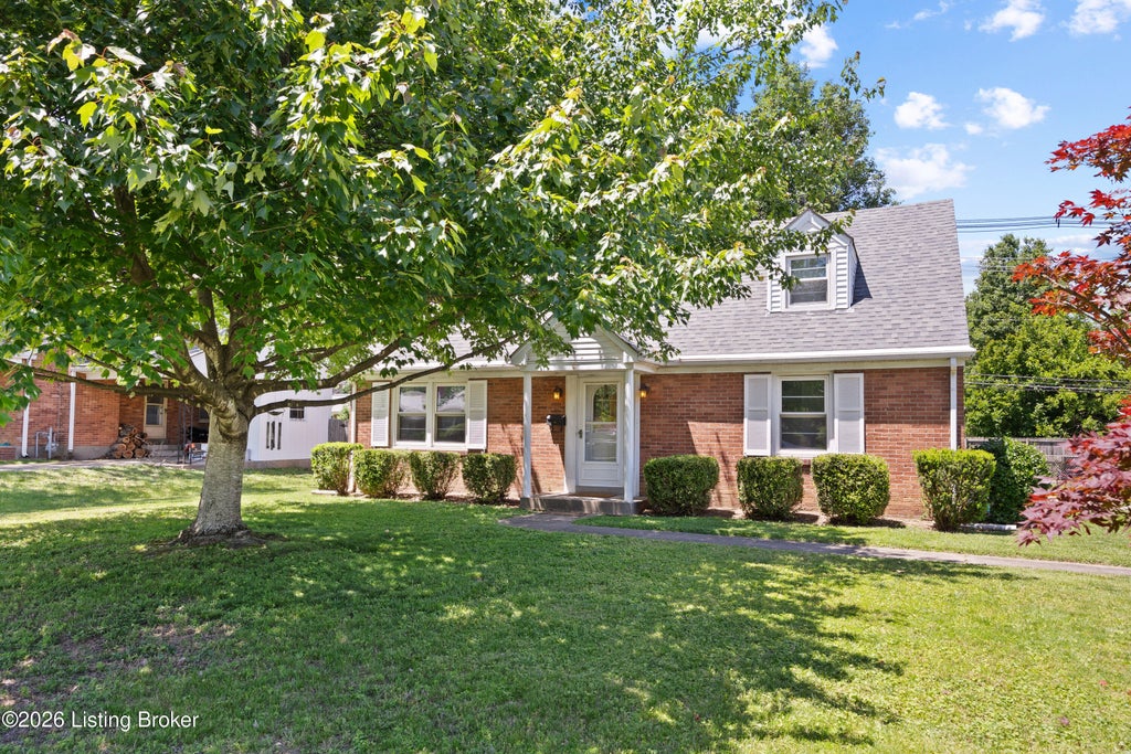 Photo of 2722 Shannon Dr, Louisville, KY 40220 (MLS # 1720864)