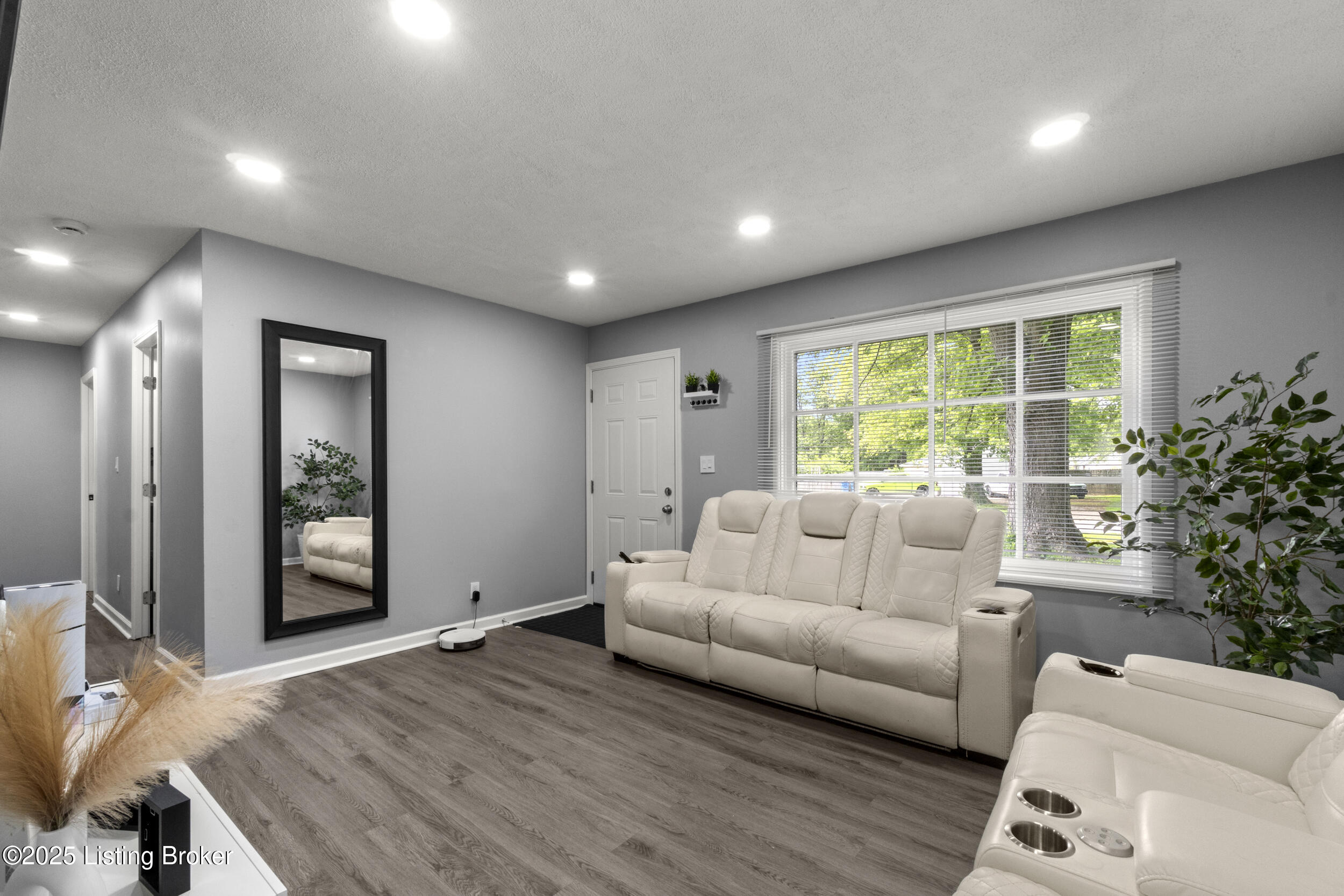 9927 Donerail Way, Louisville, Kentucky image 8