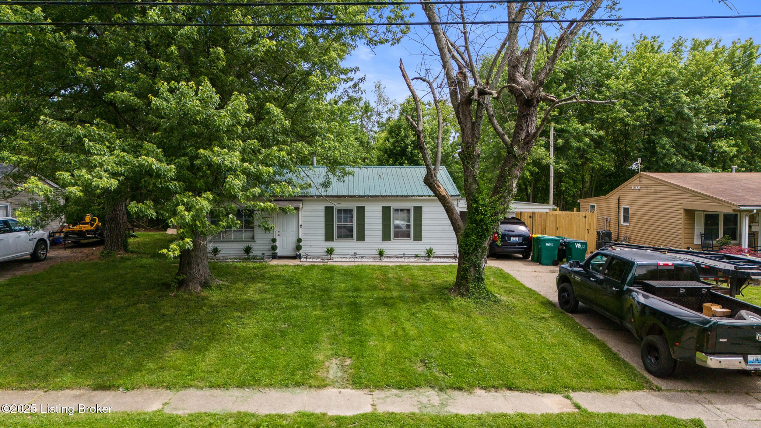 9927 Donerail Way, Louisville, Kentucky image 2