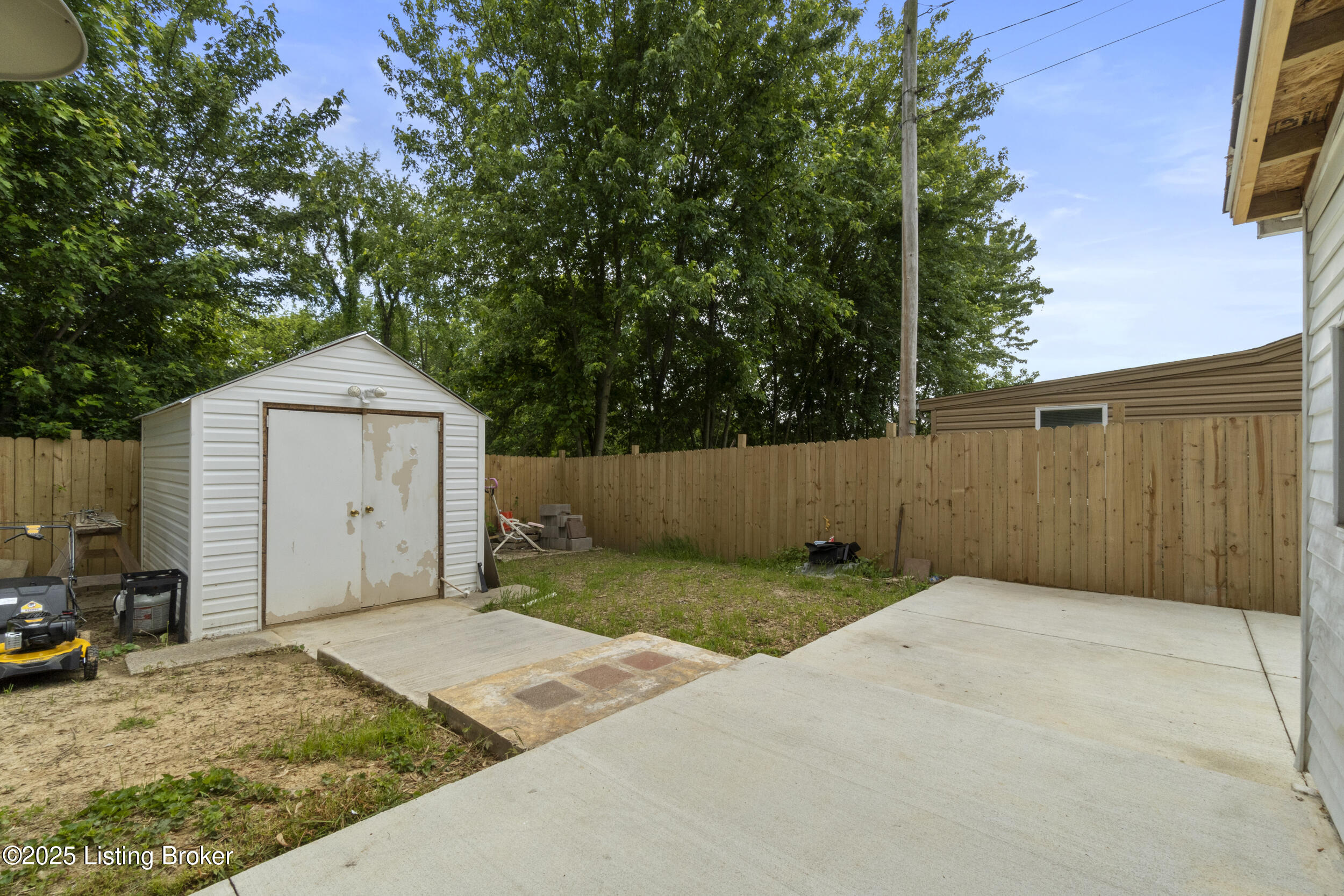 9927 Donerail Way, Louisville, Kentucky image 30