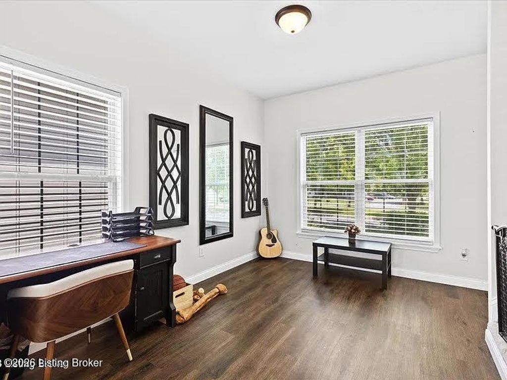 Photo of 1508 Russell Lee Dr, Louisville, KY 40211 (MLS # 1710779)