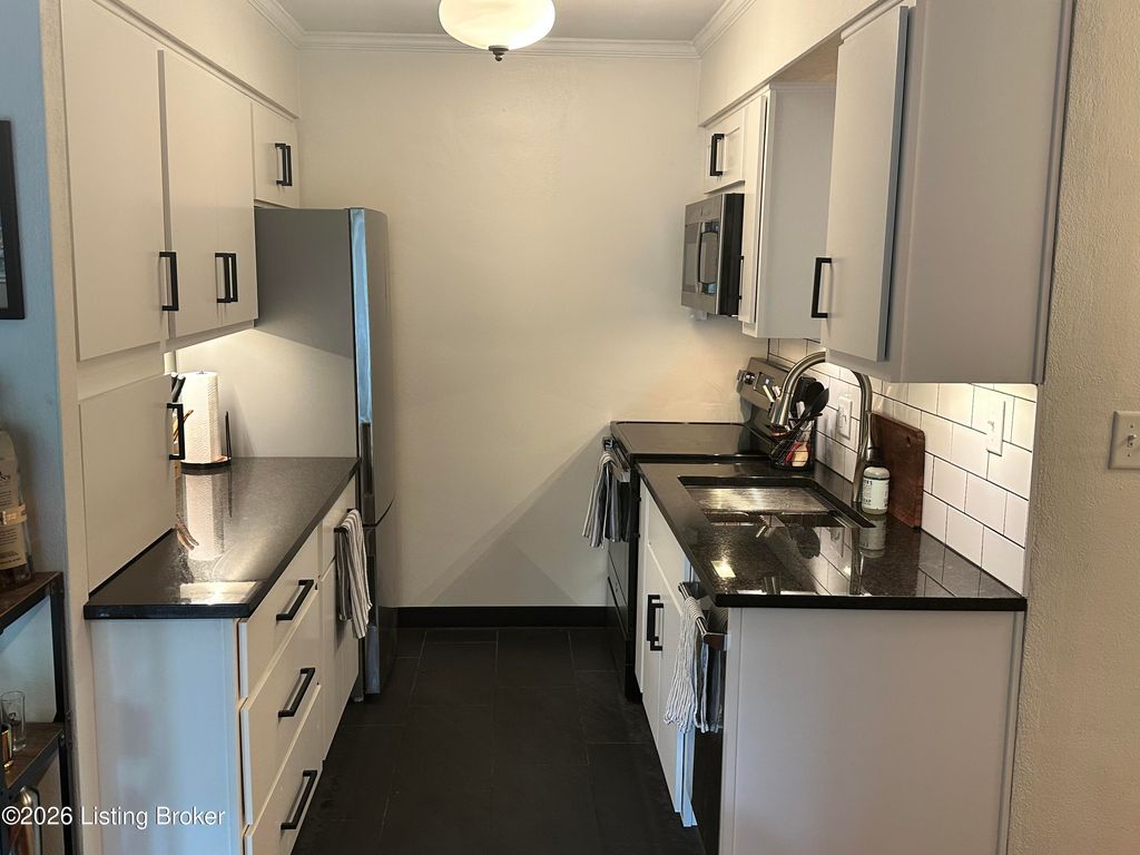 Photo of 1718 Odaniel Ave #10, Louisville, KY 40213 (MLS # 1708215)