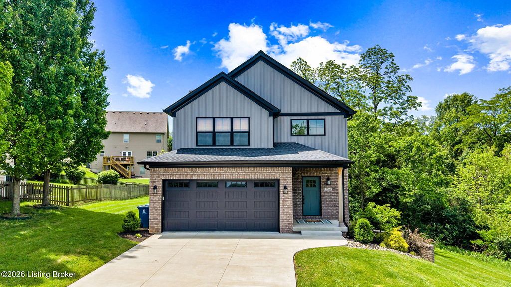 Photo of 2206 Northgate Dr, La Grange, KY 40031 (MLS # 1716886)
