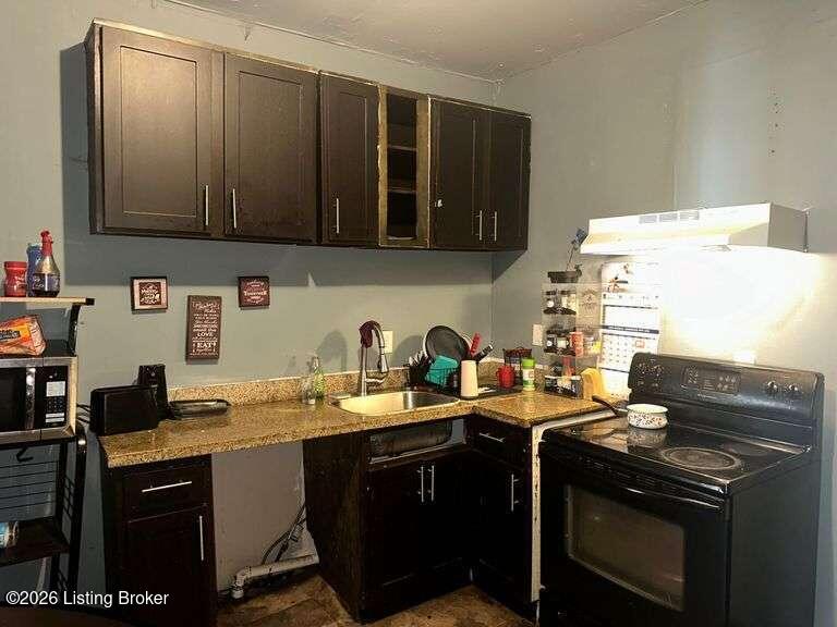 Photo of 1412 Hemlock St, Louisville, KY 40211 (MLS # 1727725)