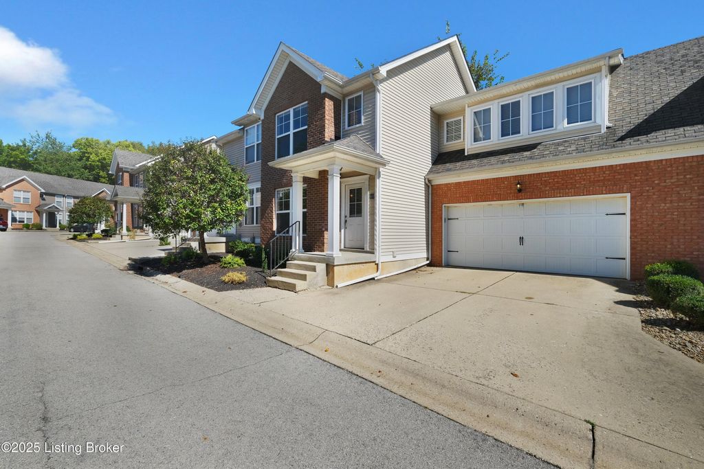 Photo of 405 Clare Ln, Louisville, KY 40206 (MLS # 1704340)