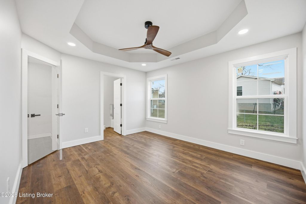 Photo of 1606 Betances Ct, La Grange, KY 40031 (MLS # 1707231)