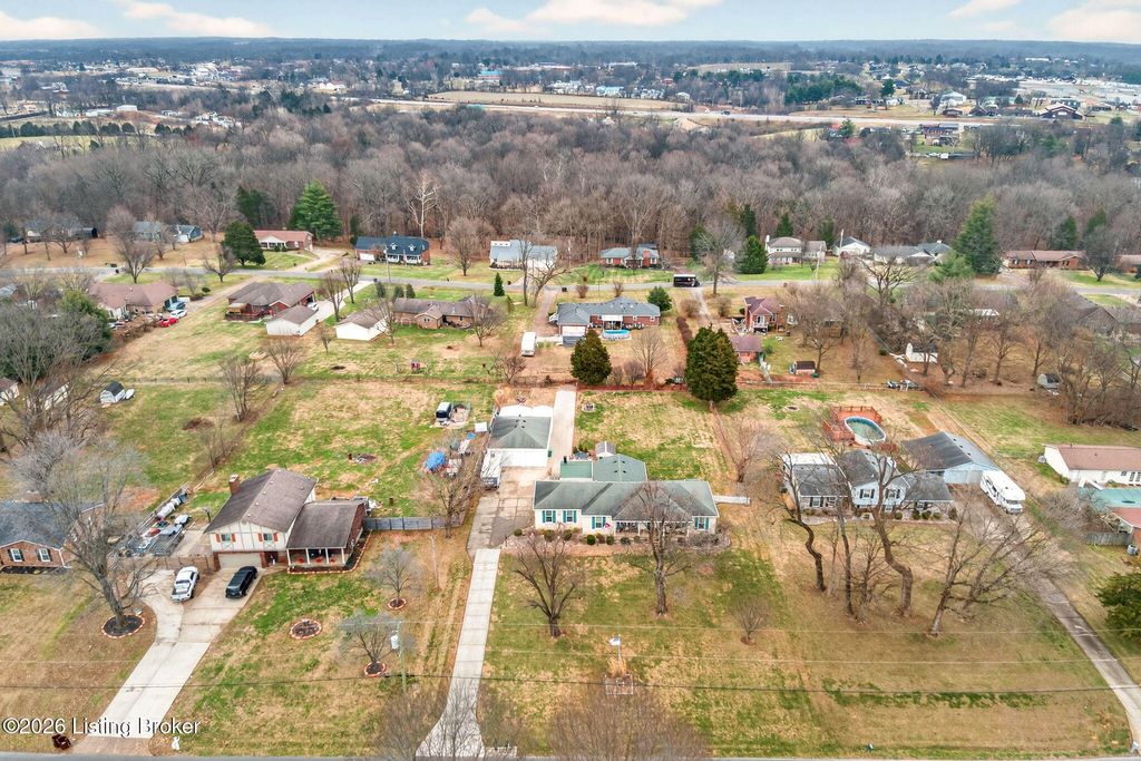 Photo of 4809 Fox Chase Dr, Shepherdsville, KY 40165 (MLS # 1706645)