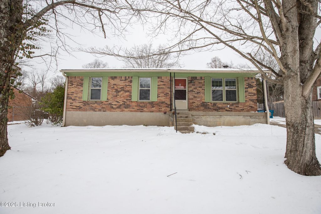 Photo of 1013 E Mailback Way, Crestwood, KY 40014 (MLS # 1707995)