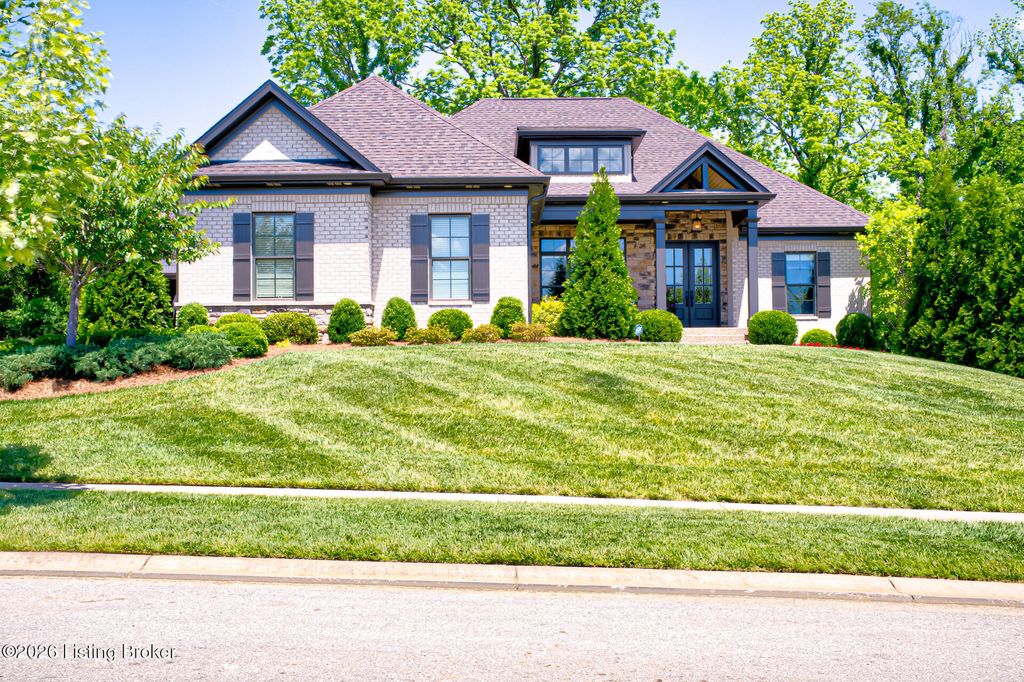 Photo of 4003 Thomas Farm Dr, Louisville, KY 40299 (MLS # 1717066)