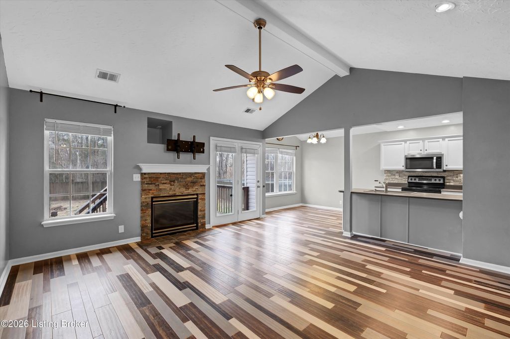 Photo of 11113 Brook Bend Ct, Louisville, KY 40229 (MLS # 1710082)