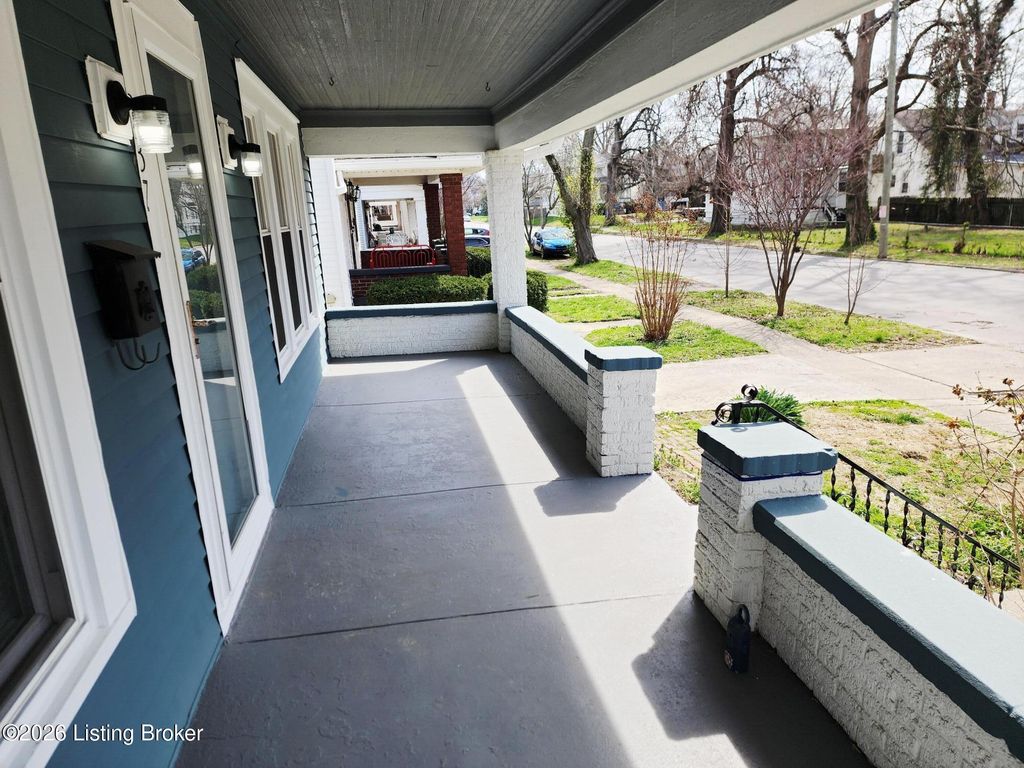 Photo of 337 W Kenwood Way, Louisville, KY 40214 (MLS # 1712118)