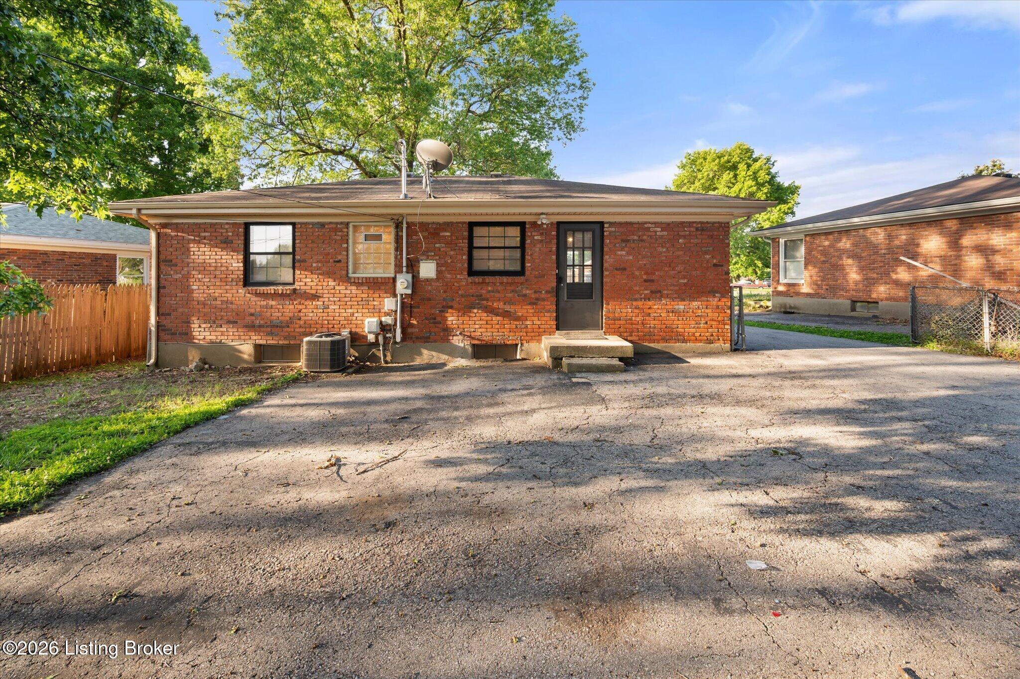3514 Saint Edwards Dr