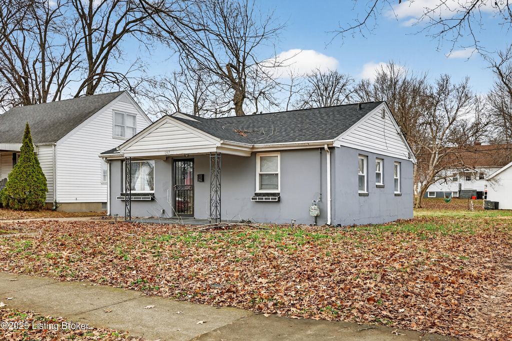 Photo of 137 Seneca Trail, Louisville, KY 40214 (MLS # 1705772)