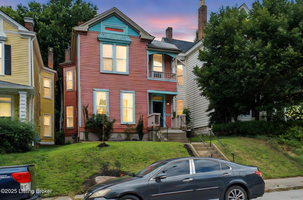 Photo of 1801 Tyler Pkwy, Louisville, KY 40204 (MLS # 1708651)