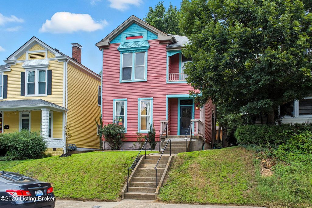 Photo of 1801 Tyler Pkwy, Louisville, KY 40204 (MLS # 1708651)