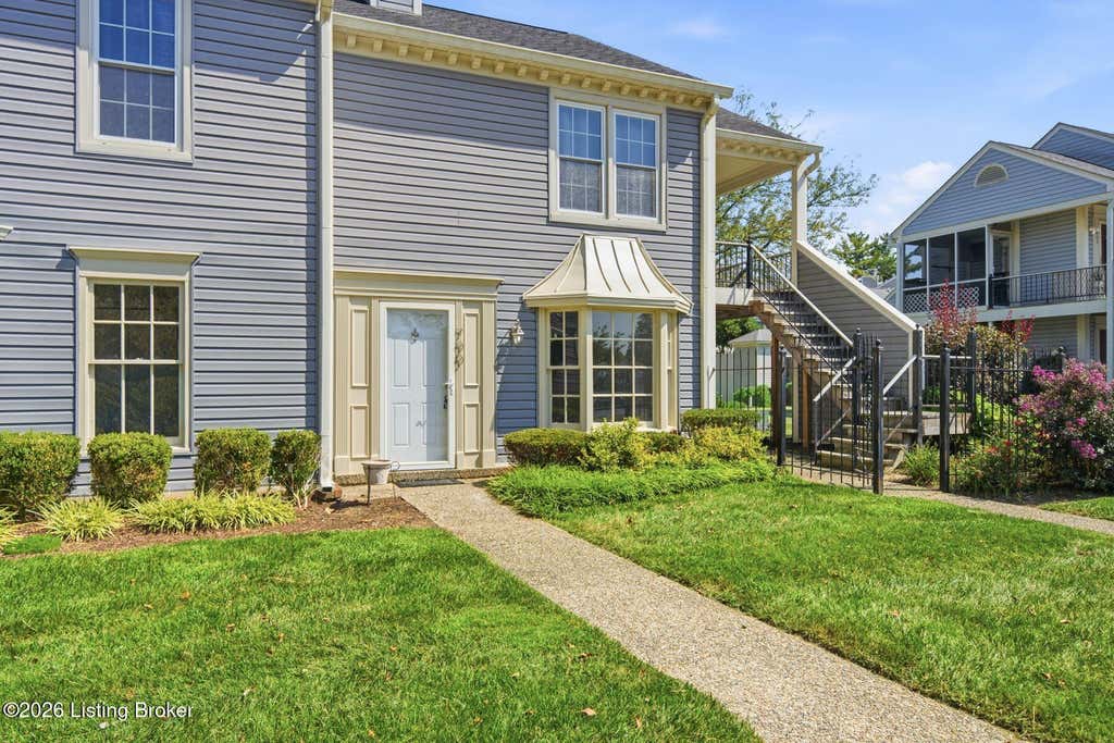 Photo of 700 Yorkwood Pl, Louisville, KY 40223 (MLS # 1727465)