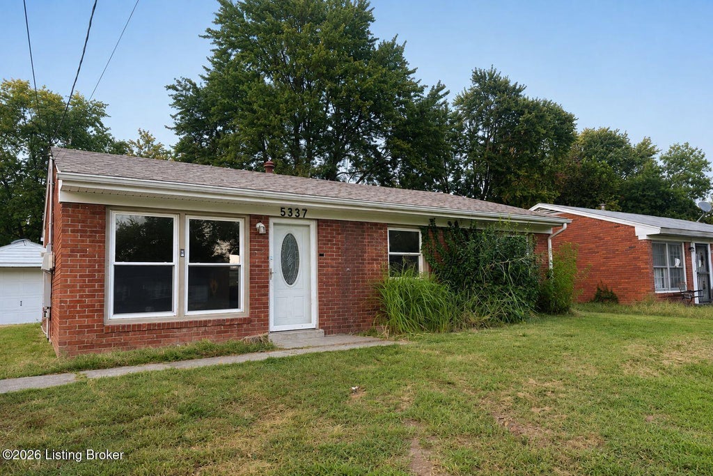 Photo of 5113 Rural Way, Louisville, KY 40218 (MLS # 1728040)