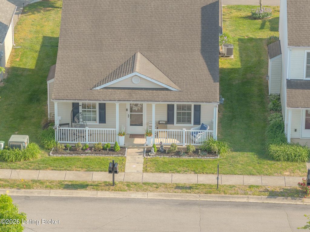 Photo of 9631 Riverwalk Ave, Louisville, KY 40229 (MLS # 1715616)