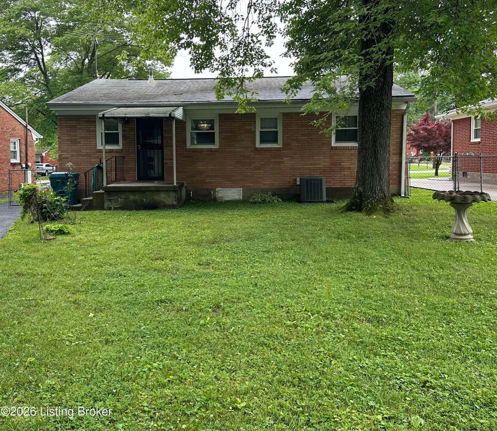 Photo of 10602 Charlene Dr, Fairdale, KY 40118 (MLS # 1720417)