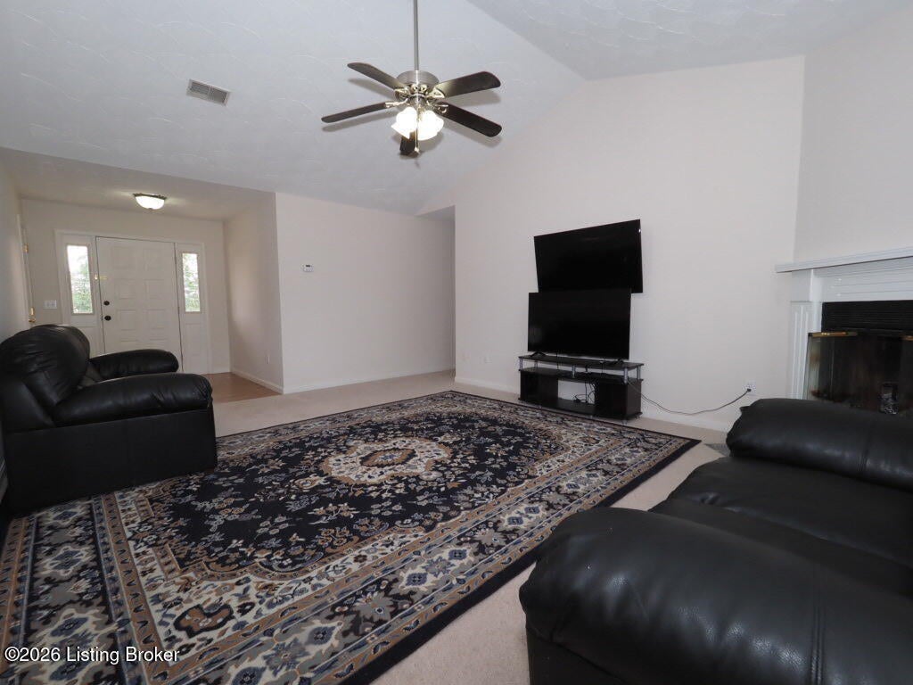 Photo of 1018 Farmaway Dr, Bardstown, KY 40004 (MLS # 1731530)