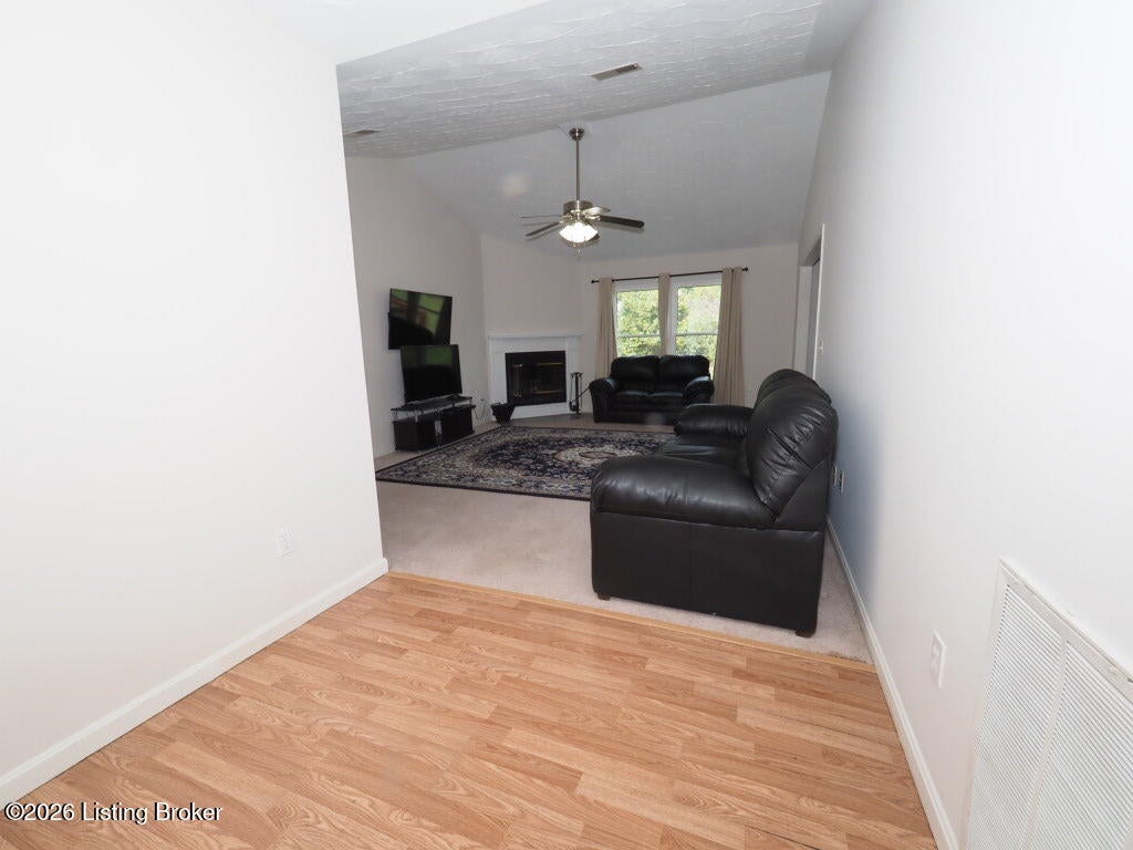 Photo of 1018 Farmaway Dr, Bardstown, KY 40004 (MLS # 1731530)