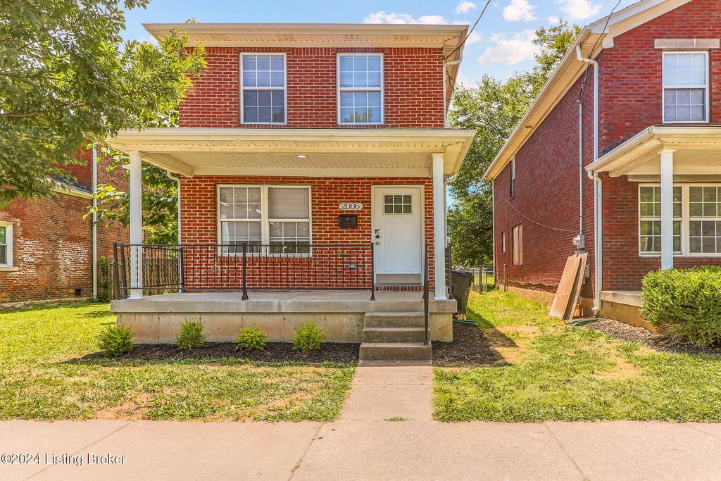 Photo of 2006 W Market St, Louisville, KY 40203 (MLS # 1708846)