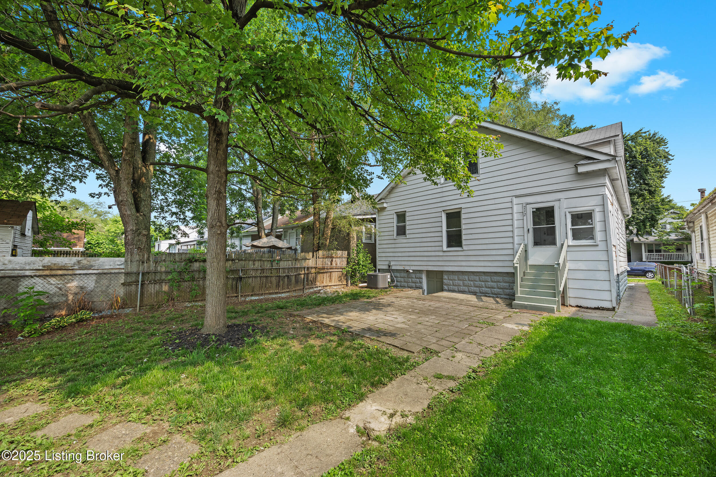 712 M St, Louisville, Kentucky image 40