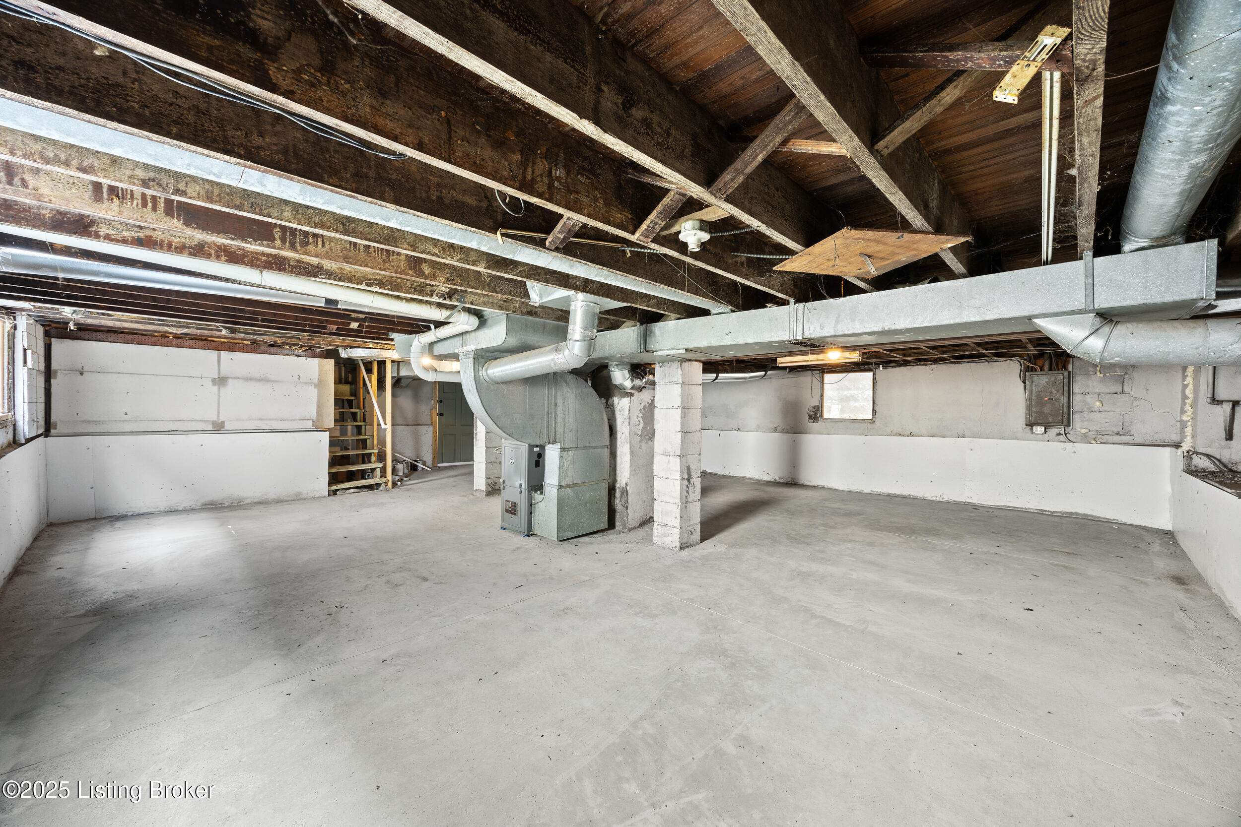 712 M St, Louisville, Kentucky image 34