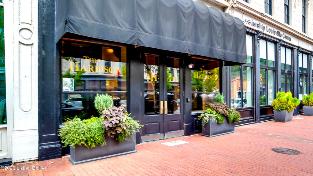 Photo of 711 W Main St #APT A, Louisville, KY 40202 (MLS # 1731374)