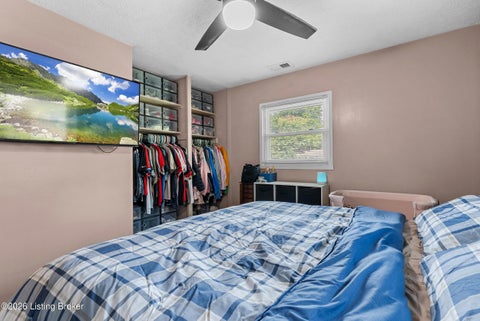 Tiny photo for 9923 Appollo Lane LN, Louisville, KY 40272 (MLS # 1729388)