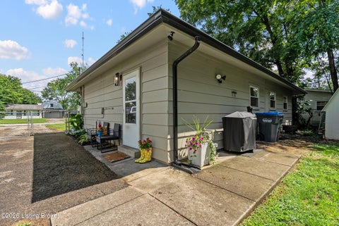 Tiny photo for 9923 Appollo Lane LN, Louisville, KY 40272 (MLS # 1729388)